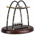 Pendule de Newton avec base en bois - Noir et Or